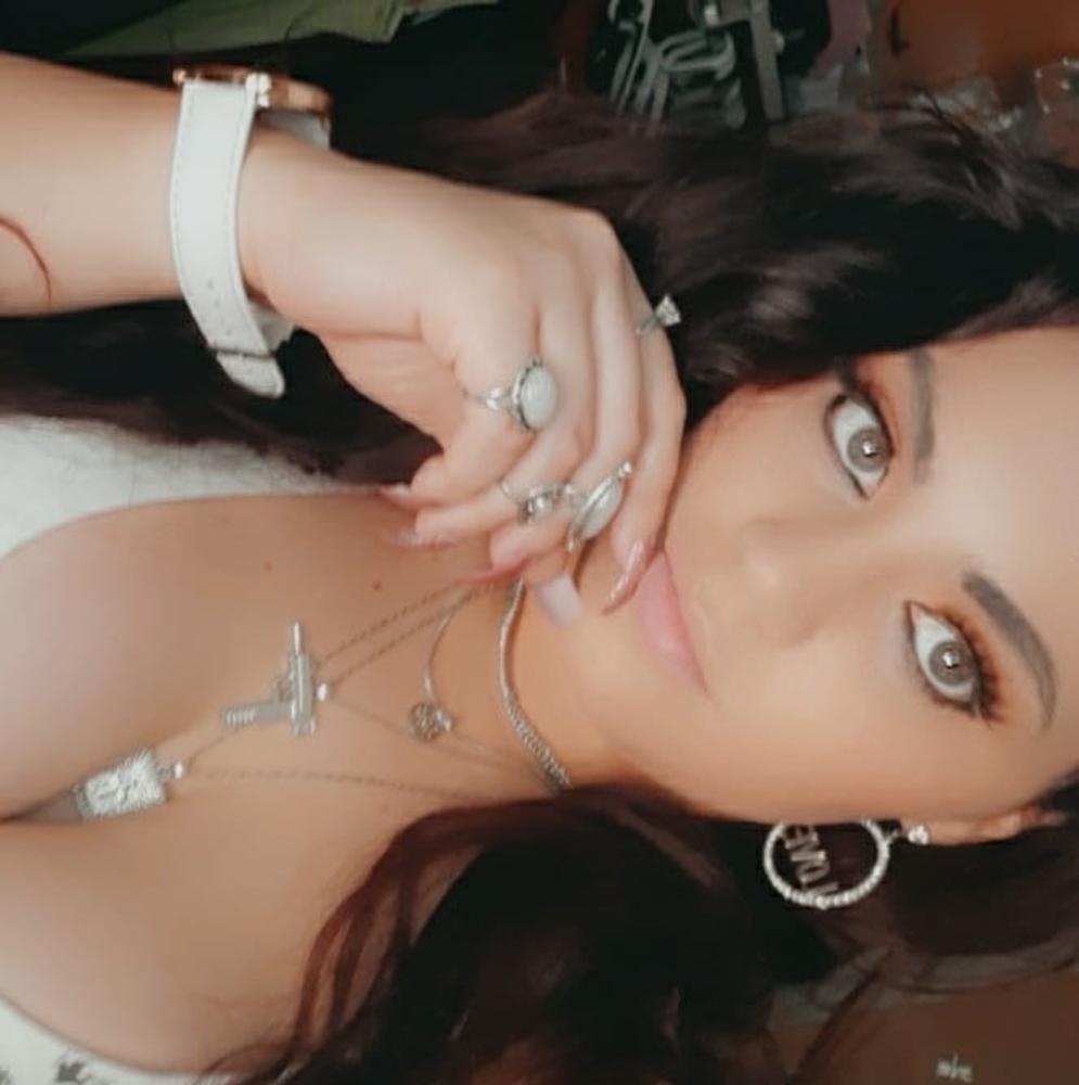 Meet your Posher, Kayla